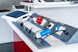 Stecker-Exponat