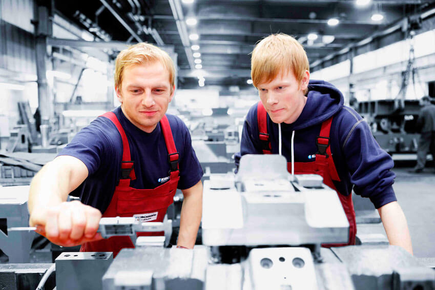 208.107 Azubis in der M+E-Industrie