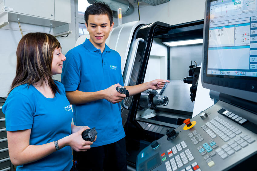 Duale Ausbildung in der M+E-Industrie