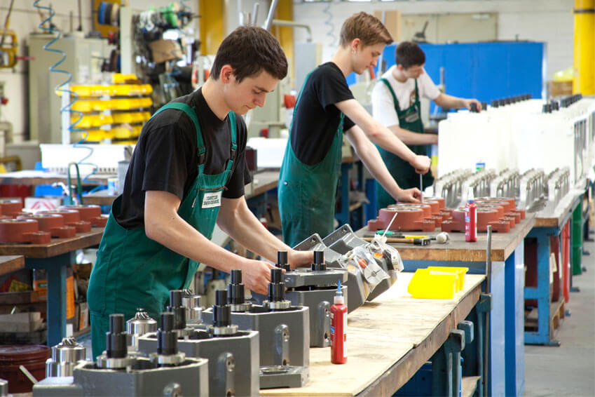 Mehr als 1.000 Milliarde Euro Umsatz in 2014 Mehr als 1.000 Milliarde Euro Umsatz in 2014